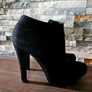 Black heeled booties
